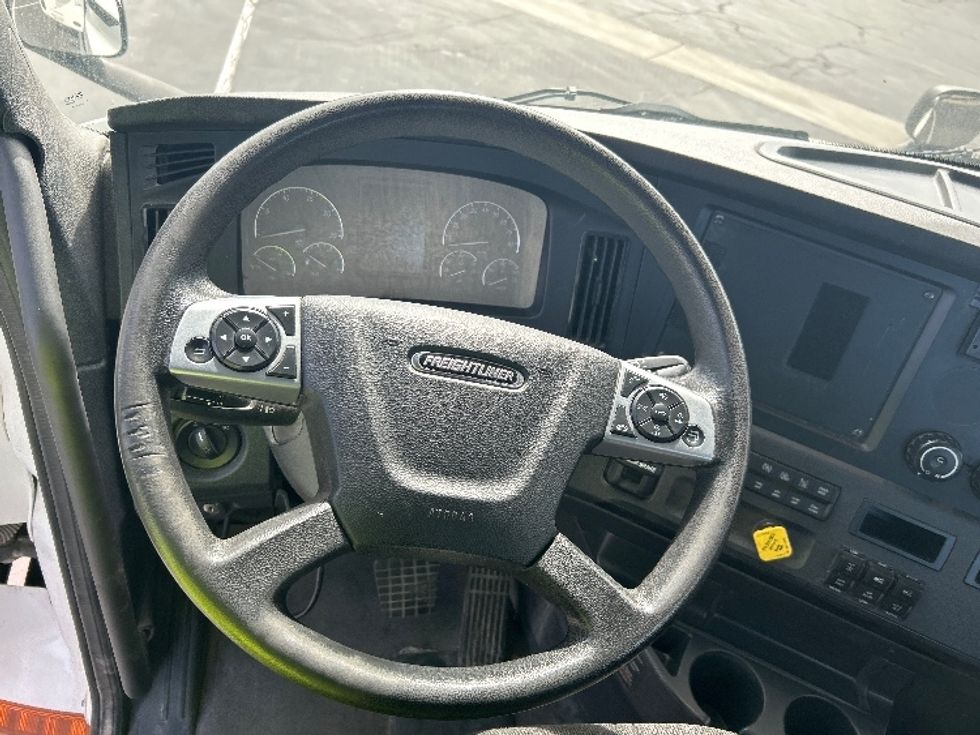 Day Cab Tractor-Heavy Duty Tractors-Freightliner-2023-T11664ST-Ogden-UT-227,104\n\t\tmiles-$ 89,750 - Image 11