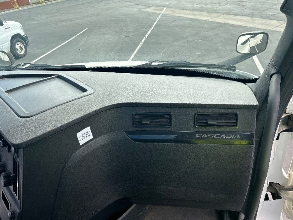 Day Cab Tractor-Heavy Duty Tractors-Freightliner-2023-T11664ST-Ogden-UT-227,104\n\t\tmiles-$ 89,750 - Image 13