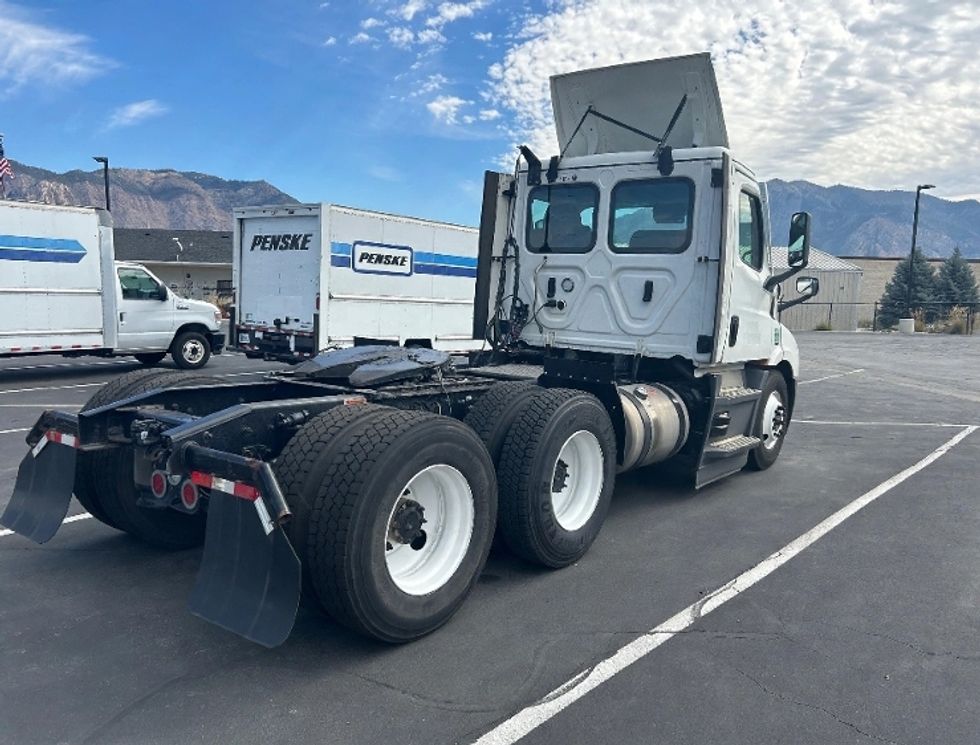 Day Cab Tractor-Heavy Duty Tractors-Freightliner-2023-T11664ST-Ogden-UT-227,104\n\t\tmiles-$ 89,750 - Image 7