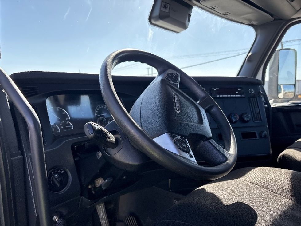 Day Cab Tractor-Heavy Duty Tractors-Freightliner-2023-T12642ST-Fresno-CA-132,669\n\t\tmiles-$ 89,250 - Image 10