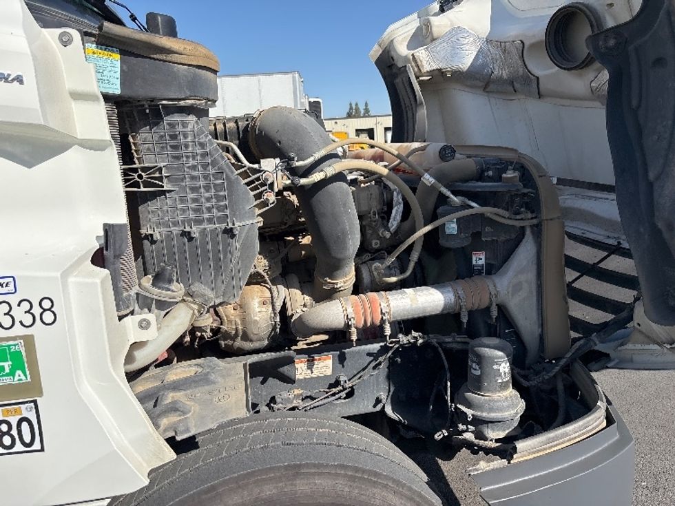 Day Cab Tractor-Heavy Duty Tractors-Freightliner-2023-T12642ST-Fresno-CA-132,669\n\t\tmiles-$ 89,250 - Image 15
