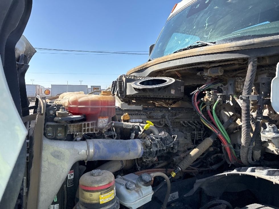 Day Cab Tractor-Heavy Duty Tractors-Freightliner-2023-T12642ST-Fresno-CA-132,669\n\t\tmiles-$ 89,250 - Image 16