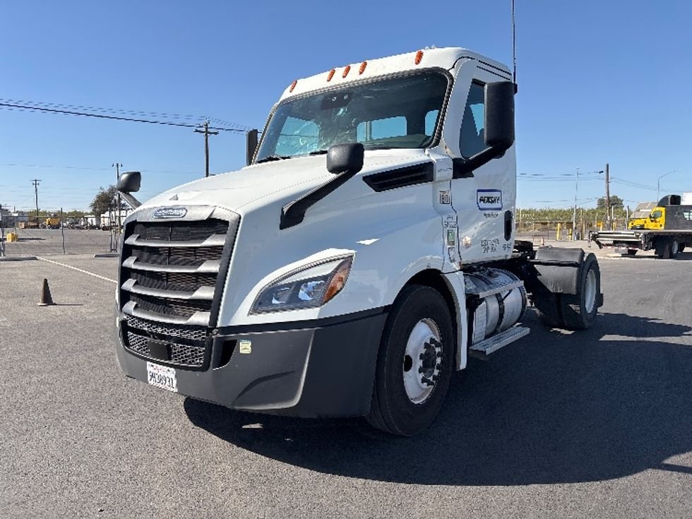 Day Cab Tractor-Heavy Duty Tractors-Freightliner-2023-T12642ST-Fresno-CA-132,669\n\t\tmiles-$ 89,250 - Image 3
