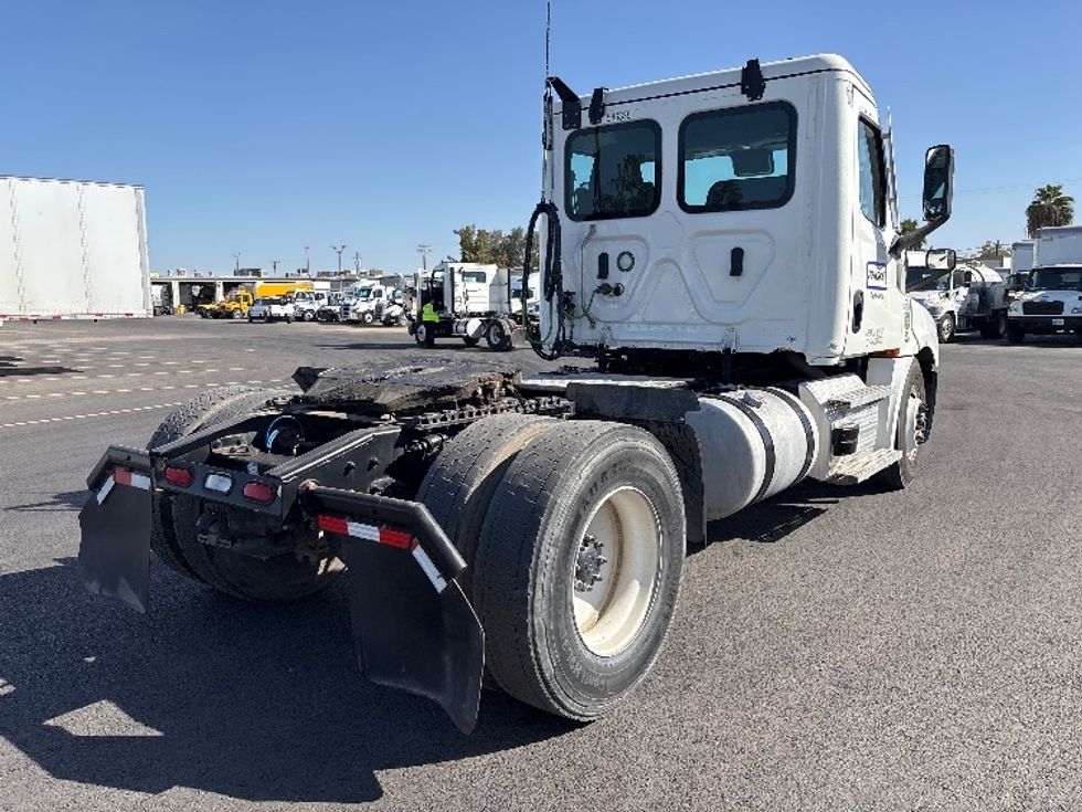 Day Cab Tractor-Heavy Duty Tractors-Freightliner-2023-T12642ST-Fresno-CA-132,669\n\t\tmiles-$ 89,250 - Image 7