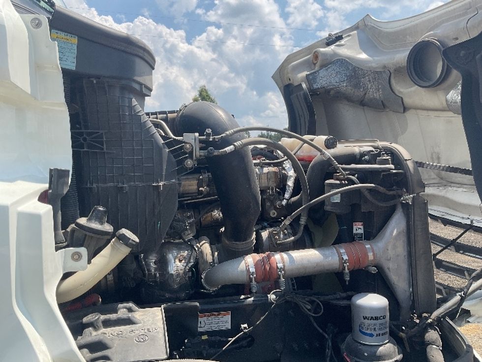 Day Cab Tractor-Heavy Duty Tractors-Freightliner-2023-T12664ST-Albany-GA-651,988\n\t\tmiles-$ 43,500 - Image 15