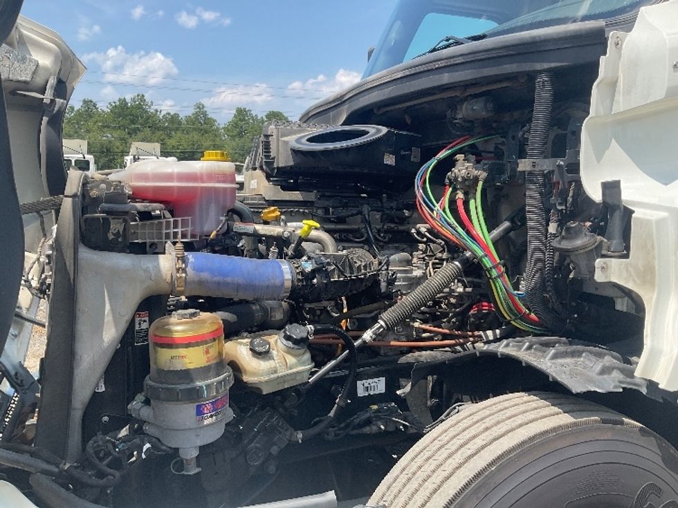 Day Cab Tractor-Heavy Duty Tractors-Freightliner-2023-T12664ST-Albany-GA-651,988\n\t\tmiles-$ 43,500 - Image 16