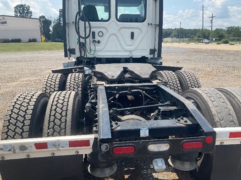 Day Cab Tractor-Heavy Duty Tractors-Freightliner-2023-T12664ST-Albany-GA-651,988\n\t\tmiles-$ 43,500 - Image 6