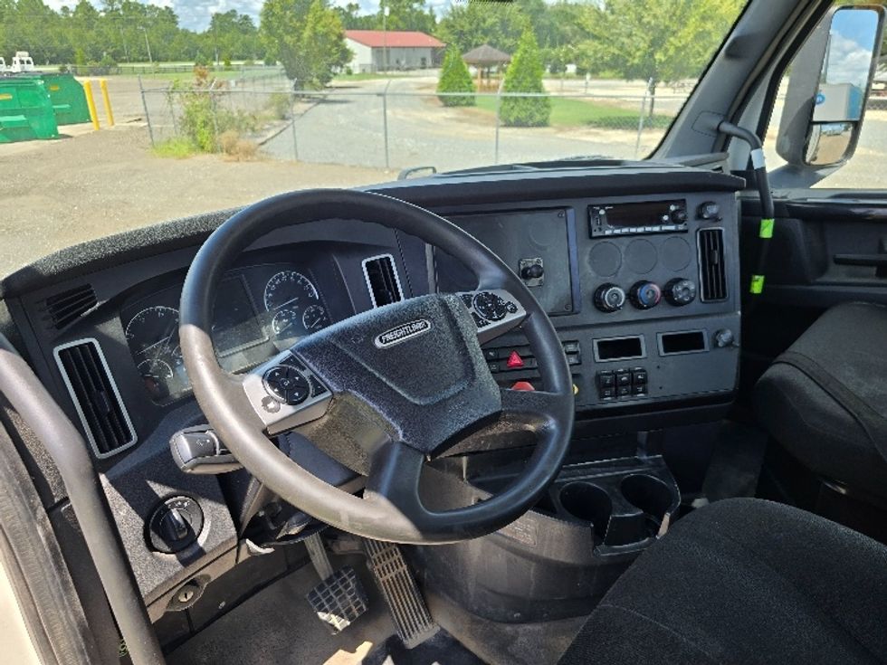 Day Cab Tractor-Heavy Duty Tractors-Freightliner-2023-T12664ST-Albany-GA-707,049\n\t\tmiles-$ 40,000 - Image 10