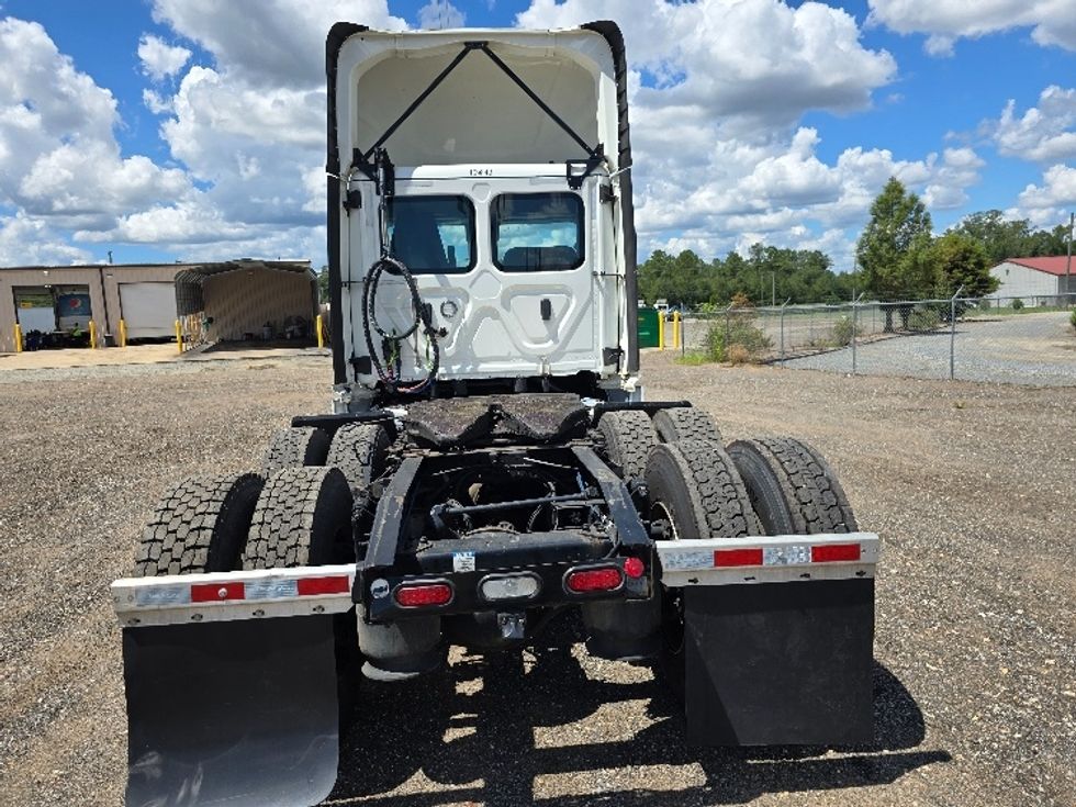 Day Cab Tractor-Heavy Duty Tractors-Freightliner-2023-T12664ST-Albany-GA-707,049\n\t\tmiles-$ 40,000 - Image 6