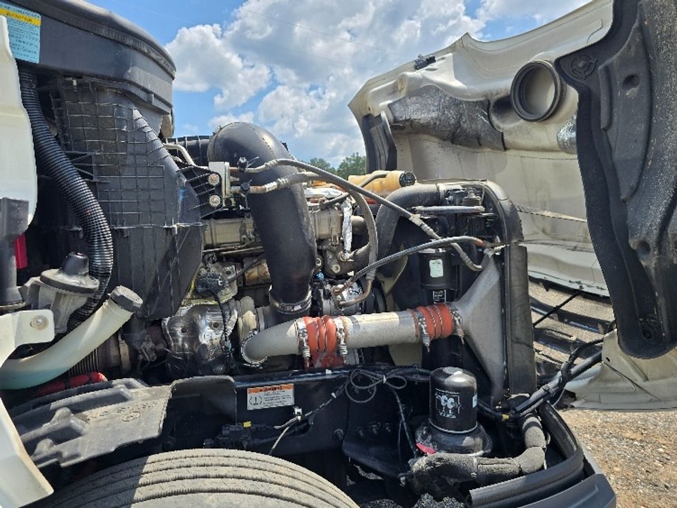 Day Cab Tractor-Heavy Duty Tractors-Freightliner-2023-T12664ST-Albany-GA-722,077\n\t\tmiles-$ 36,250 - Image 15