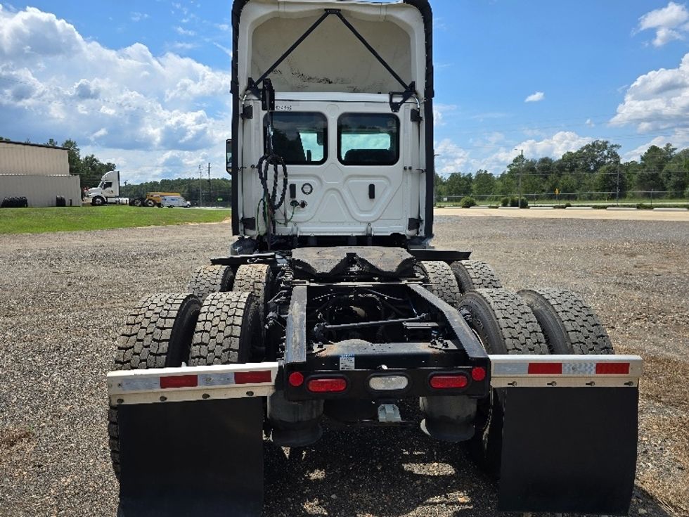 Day Cab Tractor-Heavy Duty Tractors-Freightliner-2023-T12664ST-Albany-GA-722,077\n\t\tmiles-$ 36,250 - Image 6