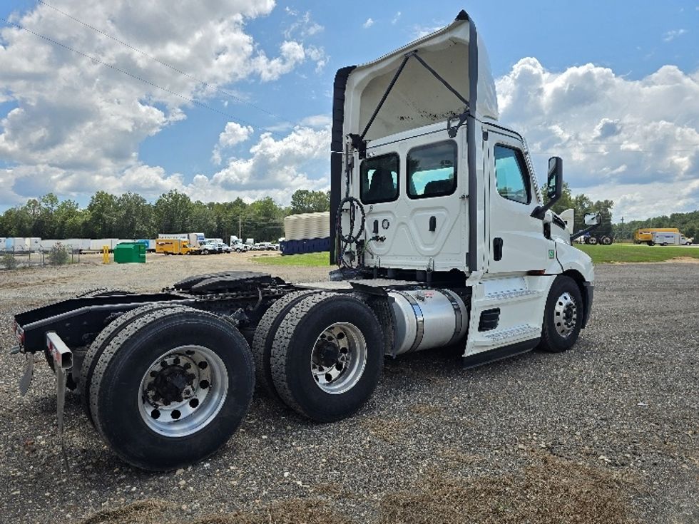 Day Cab Tractor-Heavy Duty Tractors-Freightliner-2023-T12664ST-Albany-GA-722,077\n\t\tmiles-$ 36,250 - Image 7