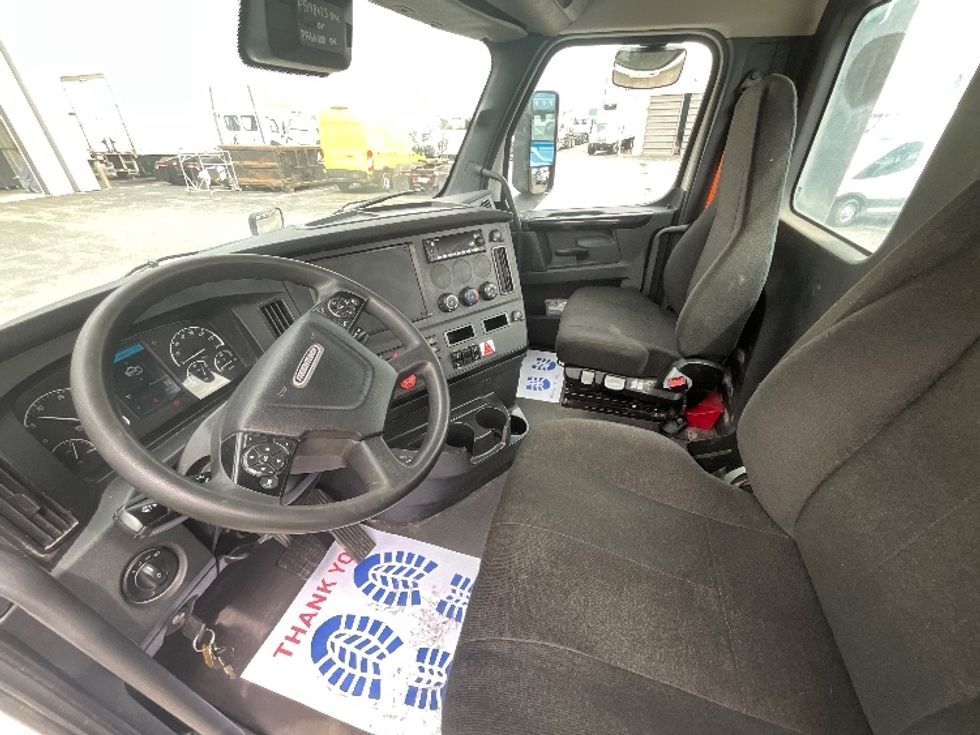 Day Cab Tractor-Heavy Duty Tractors-Freightliner-2023-T12664ST-Cambridge-ON-906,980\n\t\tkm-$ 62,750 - Image 10