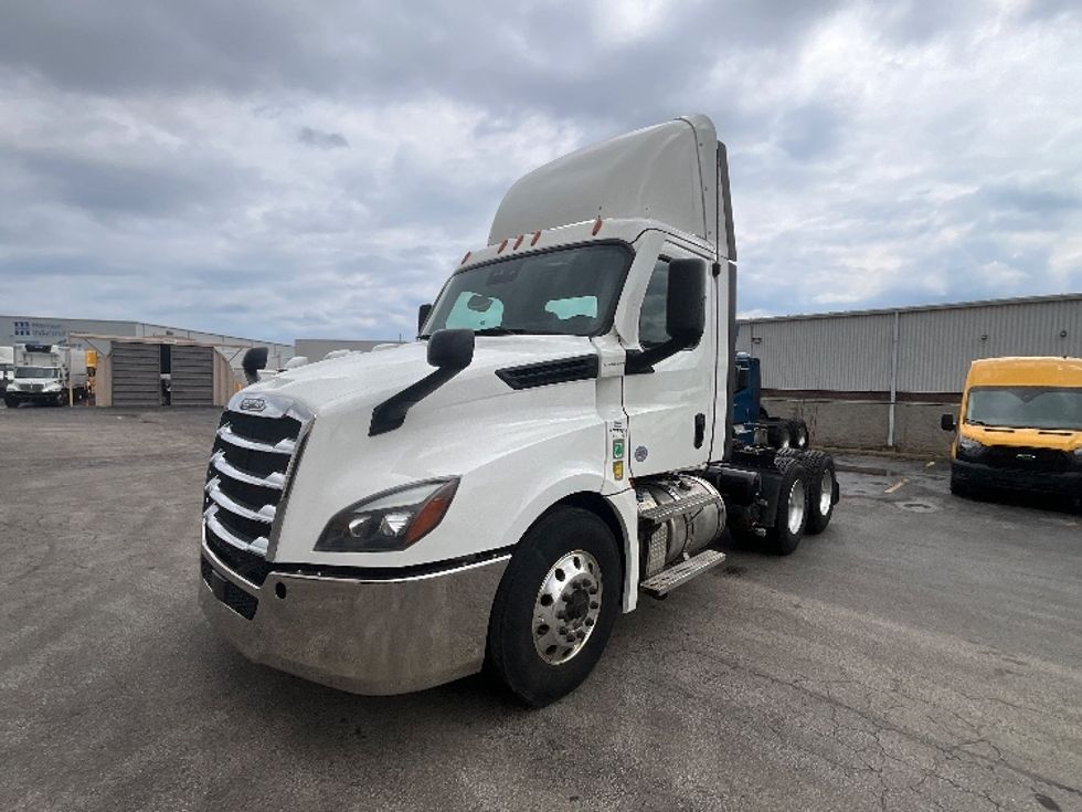 Day Cab Tractor-Heavy Duty Tractors-Freightliner-2023-T12664ST-Cambridge-ON-906,980\n\t\tkm-$ 62,750 - Image 3
