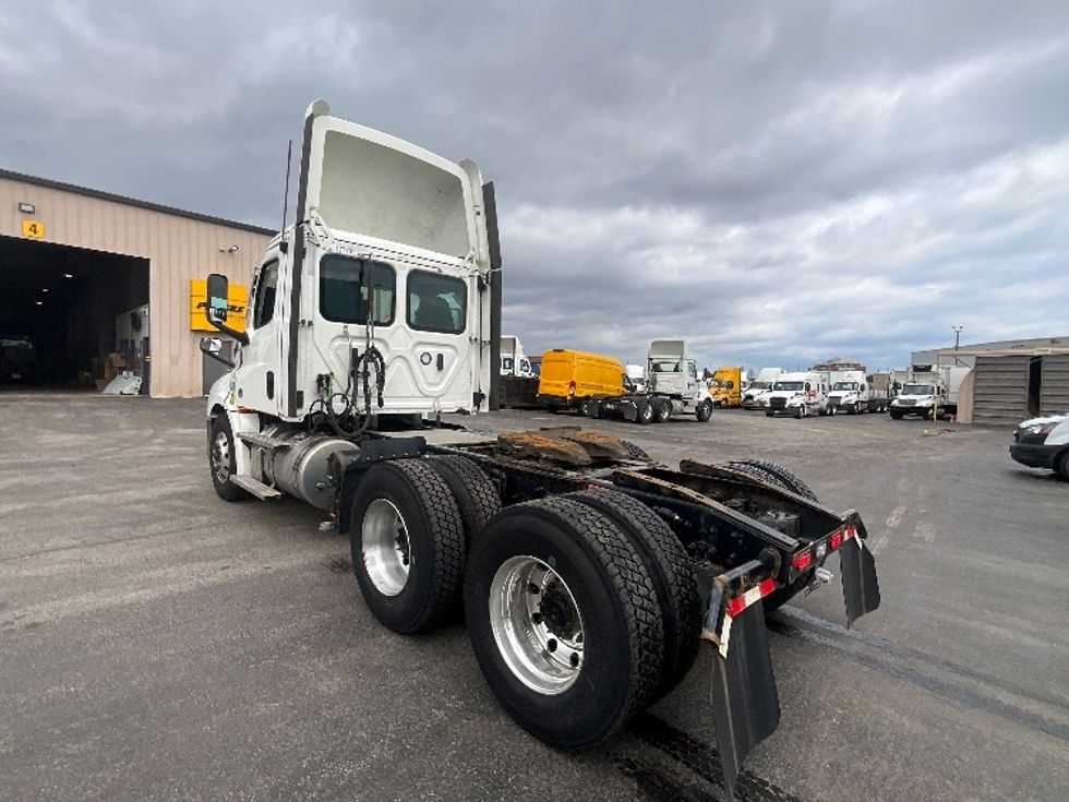 Day Cab Tractor-Heavy Duty Tractors-Freightliner-2023-T12664ST-Cambridge-ON-906,980\n\t\tkm-$ 62,750 - Image 5