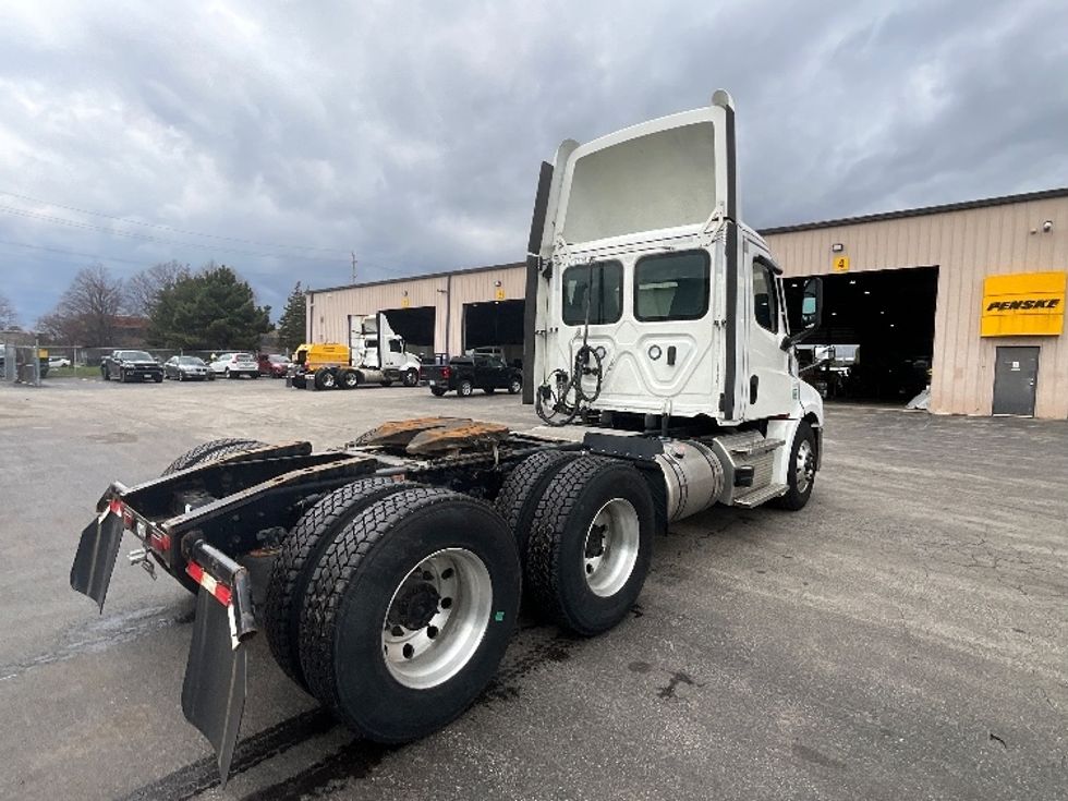 Day Cab Tractor-Heavy Duty Tractors-Freightliner-2023-T12664ST-Cambridge-ON-906,980\n\t\tkm-$ 62,750 - Image 7