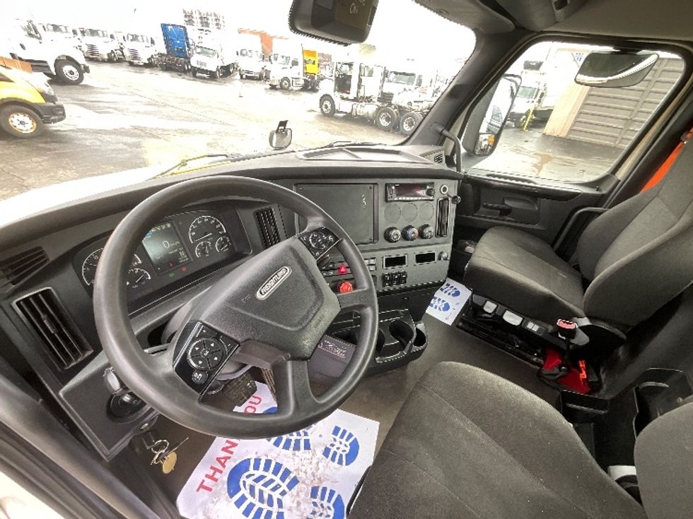 Day Cab Tractor-Heavy Duty Tractors-Freightliner-2023-T12664ST-Cambridge-ON-921,880\n\t\tkm-$ 64,500 - Image 10