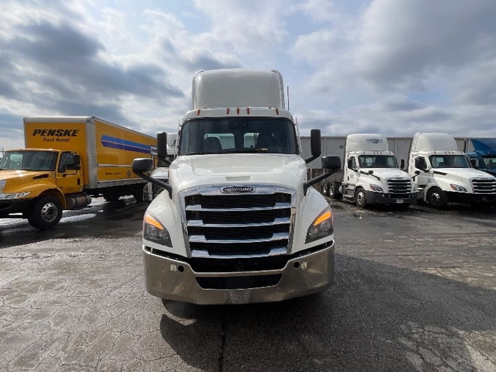 Day Cab Tractor-Heavy Duty Tractors-Freightliner-2023-T12664ST-Cambridge-ON-921,880\n\t\tkm-$ 64,500 - Image 2
