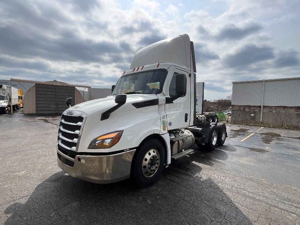 Day Cab Tractor-Heavy Duty Tractors-Freightliner-2023-T12664ST-Cambridge-ON-921,880\n\t\tkm-$ 64,500 - Image 3