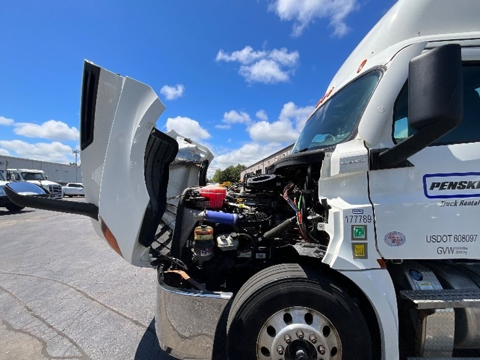 Day Cab Tractor-Heavy Duty Tractors-Freightliner-2023-T12664ST-Cambridge-ON-963,073\n\t\tkm-$ 61,000 - Image 16