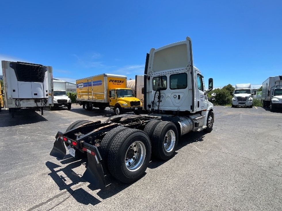 Day Cab Tractor-Heavy Duty Tractors-Freightliner-2023-T12664ST-Cambridge-ON-963,073\n\t\tkm-$ 61,000 - Image 7