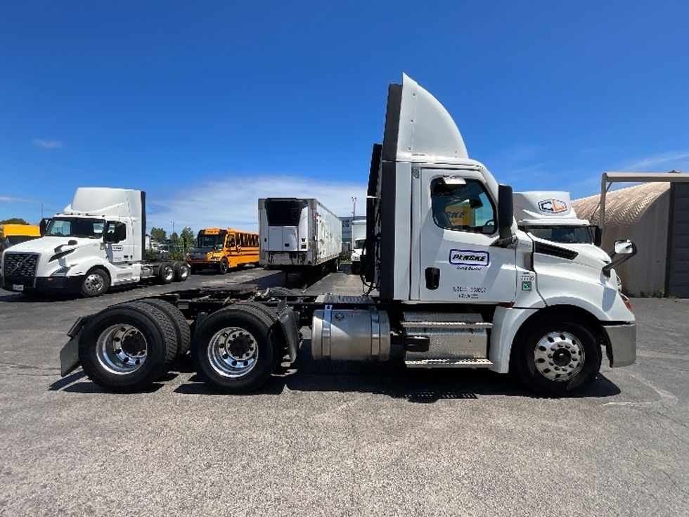 Day Cab Tractor-Heavy Duty Tractors-Freightliner-2023-T12664ST-Cambridge-ON-963,073\n\t\tkm-$ 61,000 - Image 8