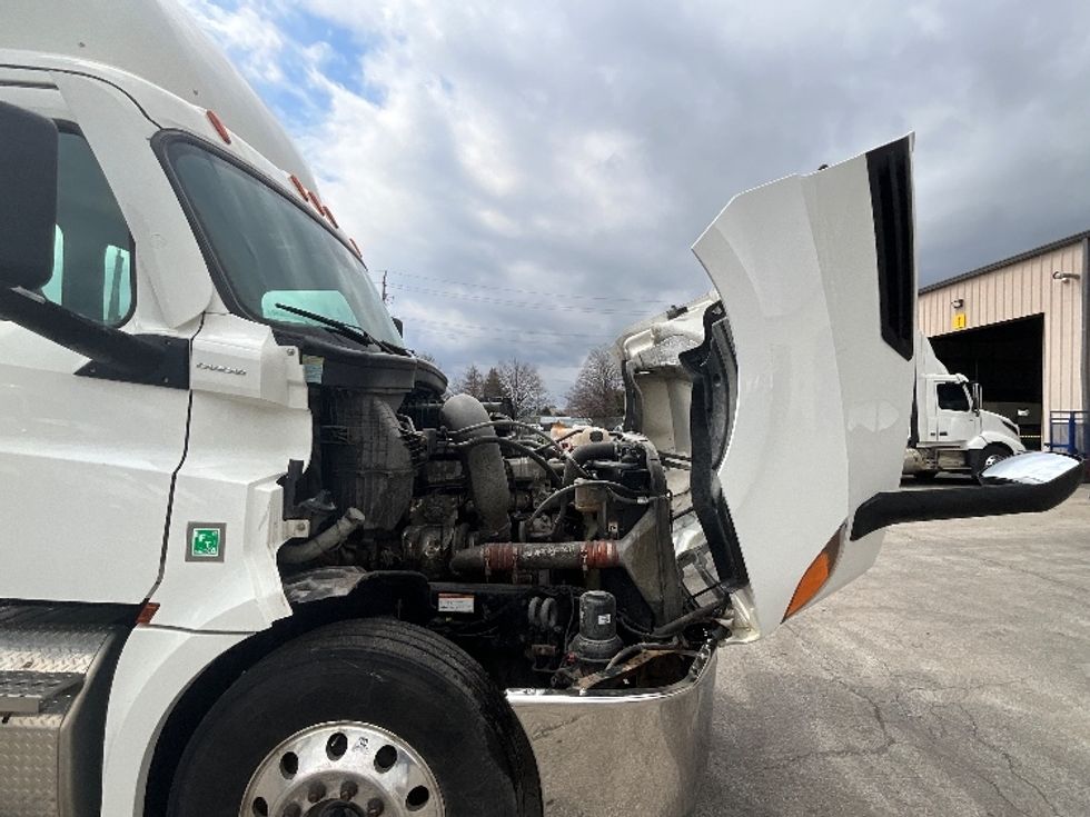 Day Cab Tractor-Heavy Duty Tractors-Freightliner-2023-T12664ST-Cambridge-ON-967,375\n\t\tkm-$ 57,500 - Image 15