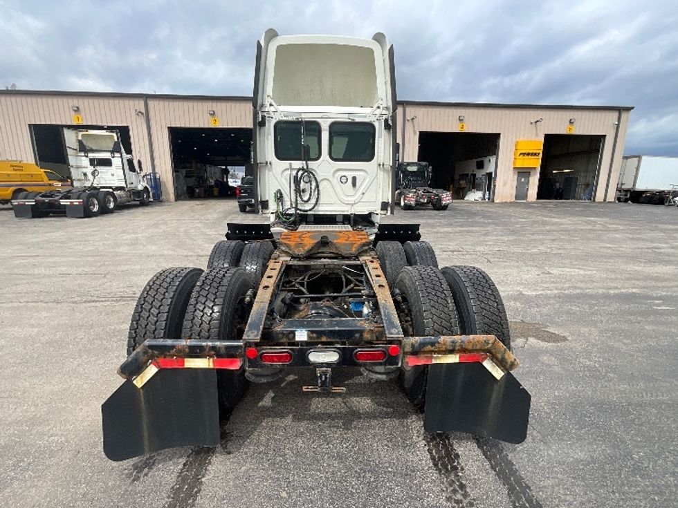 Day Cab Tractor-Heavy Duty Tractors-Freightliner-2023-T12664ST-Cambridge-ON-967,375\n\t\tkm-$ 57,500 - Image 6