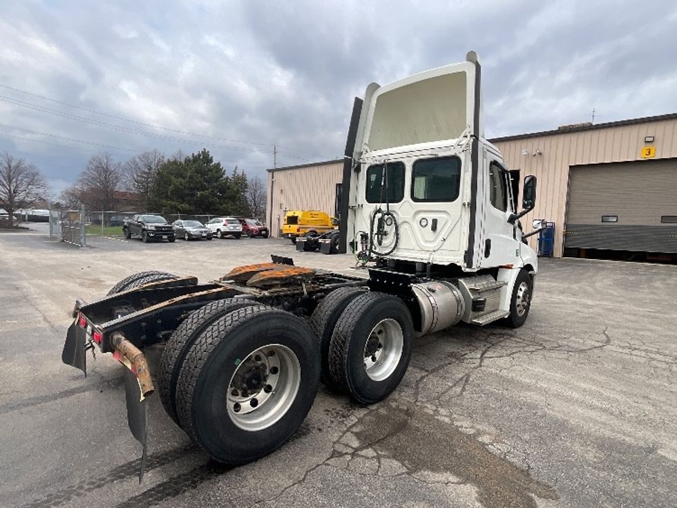 Day Cab Tractor-Heavy Duty Tractors-Freightliner-2023-T12664ST-Cambridge-ON-967,375\n\t\tkm-$ 57,500 - Image 7