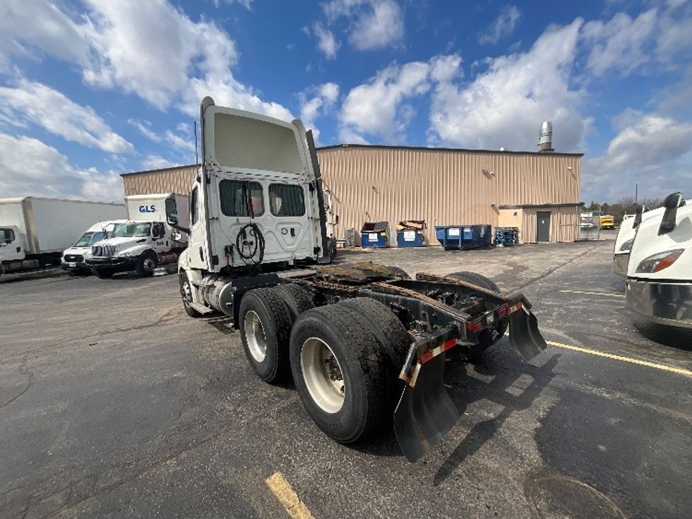 Day Cab Tractor-Heavy Duty Tractors-Freightliner-2023-T12664ST-Cambridge-ON-988,208\n\t\tkm-$ 58,500 - Image 5