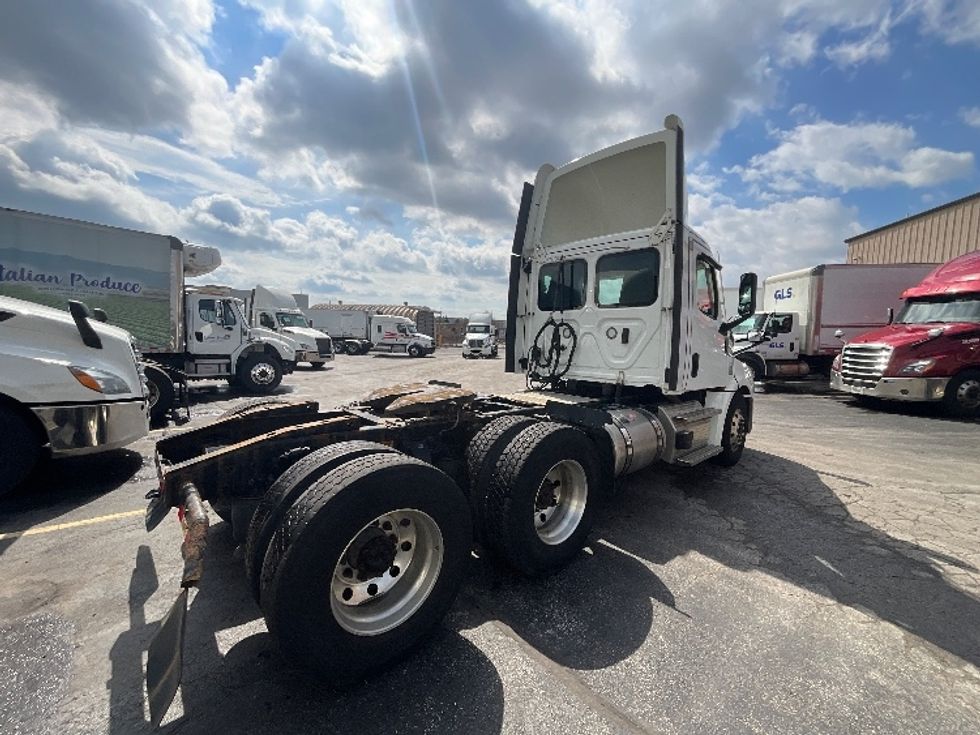 Day Cab Tractor-Heavy Duty Tractors-Freightliner-2023-T12664ST-Cambridge-ON-988,208\n\t\tkm-$ 58,500 - Image 7