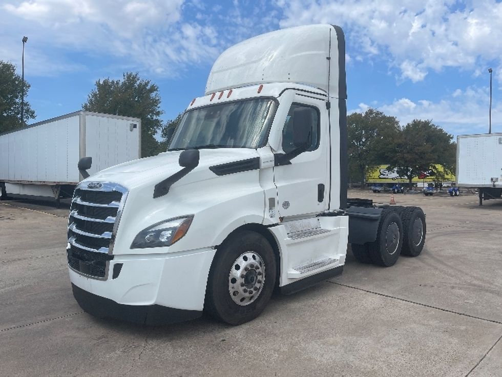 Day Cab Tractor-Heavy Duty Tractors-Freightliner-2023-T12664ST-Dallas-TX-737,343\n\t\tmiles-$ 36,750 - Image 3