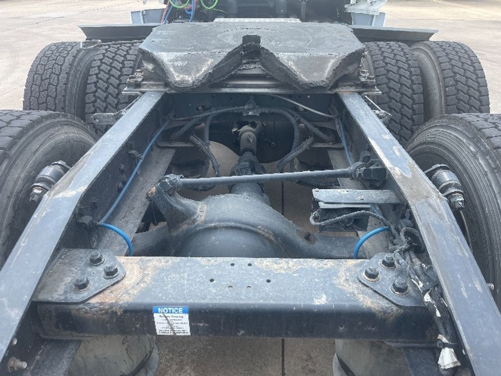 Day Cab Tractor-Heavy Duty Tractors-Freightliner-2023-T12664ST-Dallas-TX-737,343\n\t\tmiles-$ 36,750 - Image 6