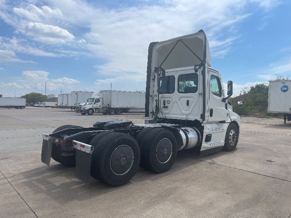 Day Cab Tractor-Heavy Duty Tractors-Freightliner-2023-T12664ST-Dallas-TX-737,343\n\t\tmiles-$ 36,750 - Image 7