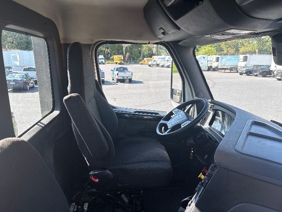 Day Cab Tractor-Heavy Duty Tractors-Freightliner-2023-T12664ST-Dayton-NJ-708,220\n\t\tmiles-$ 36,750 - Image 14