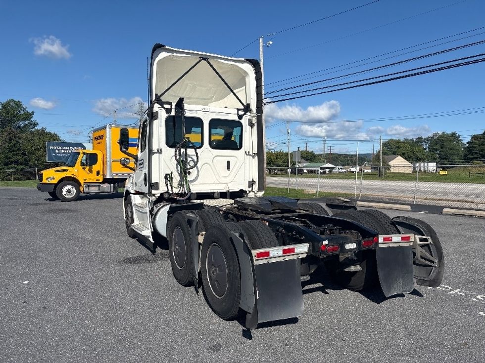 Day Cab Tractor-Heavy Duty Tractors-Freightliner-2023-T12664ST-Dayton-NJ-708,220\n\t\tmiles-$ 36,750 - Image 5