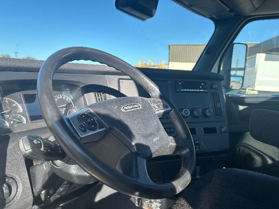 Day Cab Tractor-Heavy Duty Tractors-Freightliner-2023-T12664ST-Fort Worth-TX-141,358\n\t\tmiles-$ 104,000 - Image 10