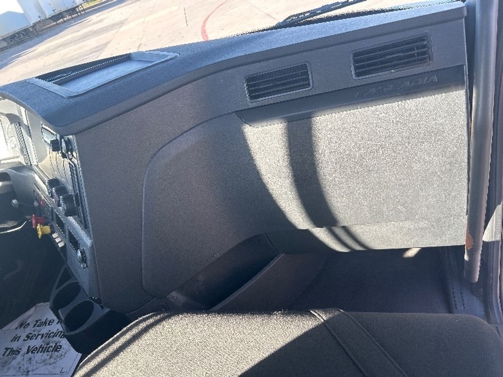 Day Cab Tractor-Heavy Duty Tractors-Freightliner-2023-T12664ST-Fort Worth-TX-141,358\n\t\tmiles-$ 104,000 - Image 13