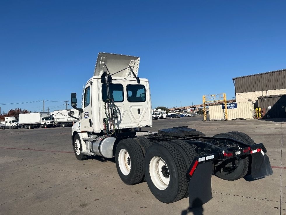 Day Cab Tractor-Heavy Duty Tractors-Freightliner-2023-T12664ST-Fort Worth-TX-141,358\n\t\tmiles-$ 104,000 - Image 5