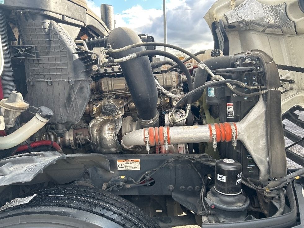 Day Cab Tractor-Heavy Duty Tractors-Freightliner-2023-T12664ST-Garland-TX-91,918\n\t\tmiles-$ 108,250 - Image 15