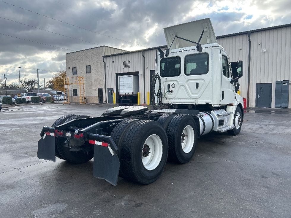 Day Cab Tractor-Heavy Duty Tractors-Freightliner-2023-T12664ST-Garland-TX-91,918\n\t\tmiles-$ 108,250 - Image 7
