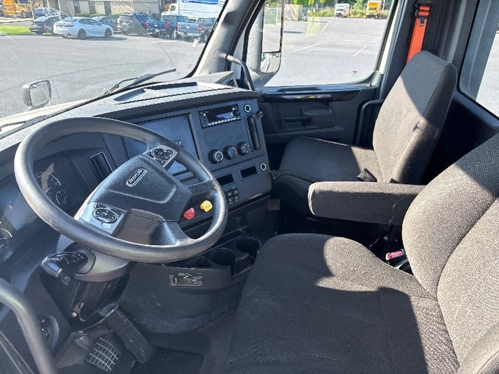 Day Cab Tractor-Heavy Duty Tractors-Freightliner-2023-T12664ST-Harrisburg-PA-657,650\n\t\tmiles-$ 35,000 - Image 10