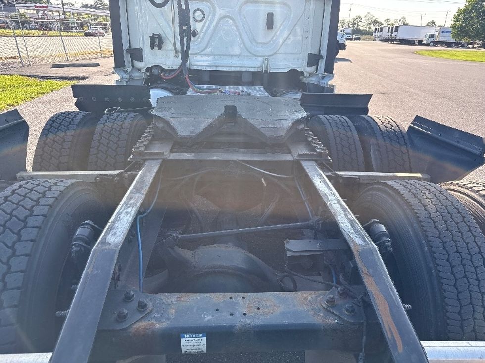 Day Cab Tractor-Heavy Duty Tractors-Freightliner-2023-T12664ST-Harrisburg-PA-657,650\n\t\tmiles-$ 35,000 - Image 6