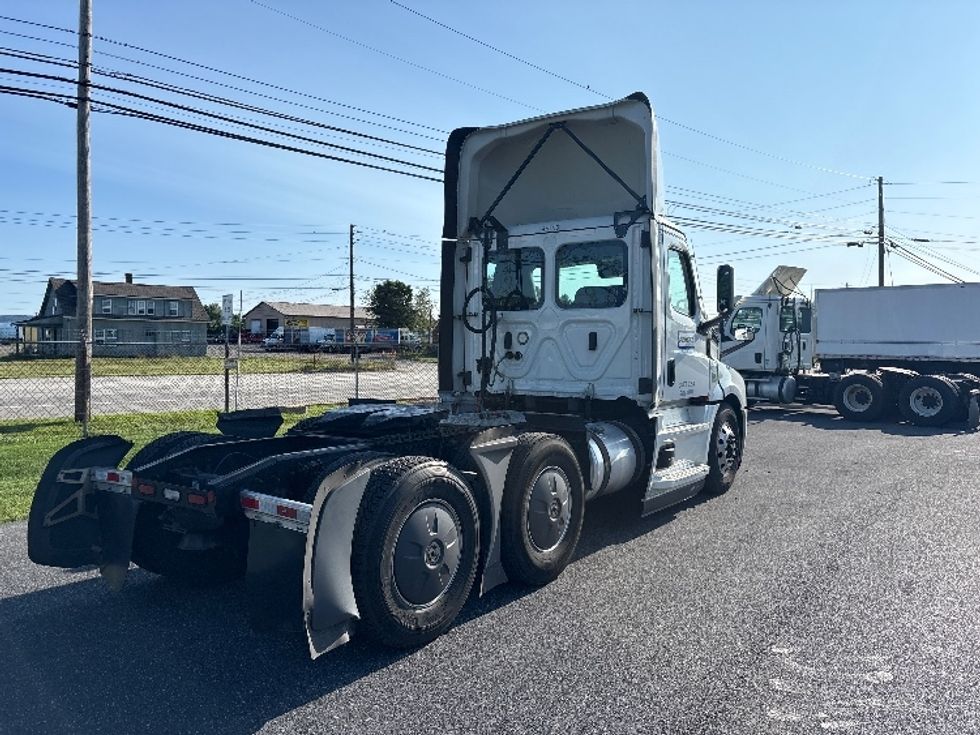 Day Cab Tractor-Heavy Duty Tractors-Freightliner-2023-T12664ST-Harrisburg-PA-657,650\n\t\tmiles-$ 35,000 - Image 7