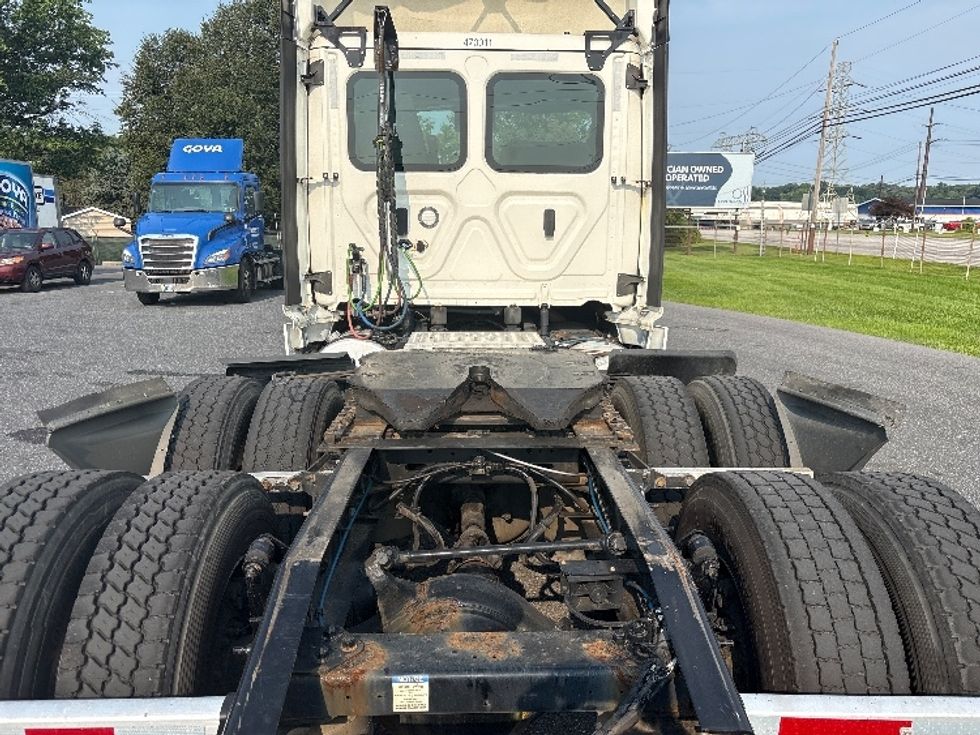 Day Cab Tractor-Heavy Duty Tractors-Freightliner-2023-T12664ST-Harrisburg-PA-689,350\n\t\tmiles-$ 37,250 - Image 6