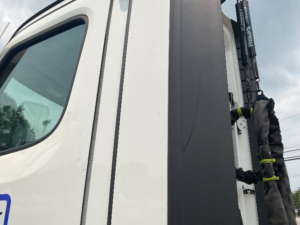 Day Cab Tractor-Heavy Duty Tractors-Freightliner-2023-T12664ST-Harrisburg-PA-731,399\n\t\tmiles-$ 33,500 - Image 18