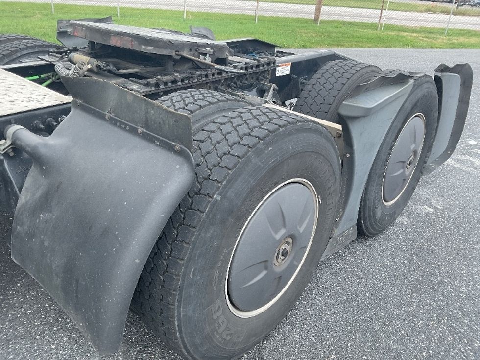 Day Cab Tractor-Heavy Duty Tractors-Freightliner-2023-T12664ST-Harrisburg-PA-731,399\n\t\tmiles-$ 33,500 - Image 21