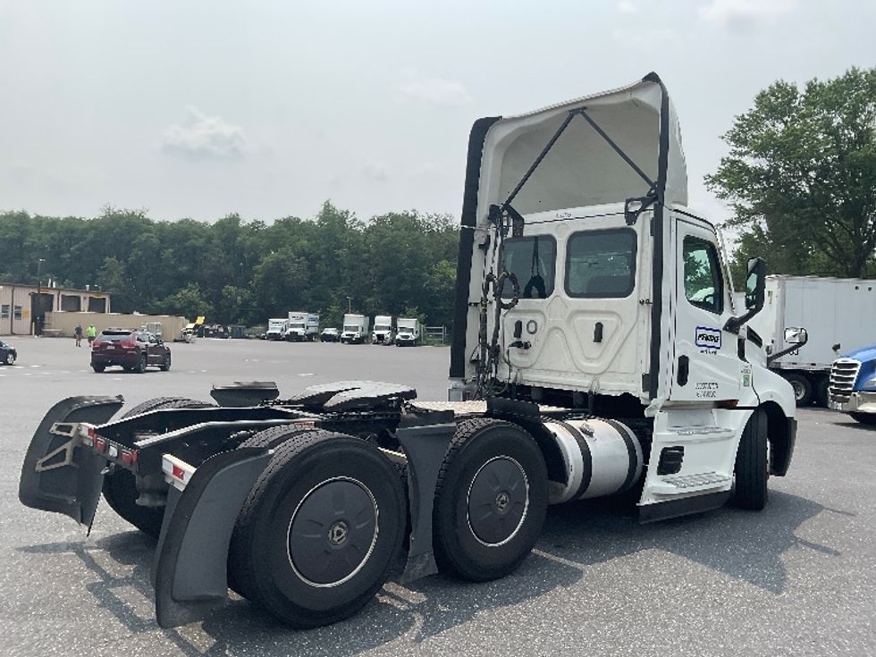 Day Cab Tractor-Heavy Duty Tractors-Freightliner-2023-T12664ST-Harrisburg-PA-731,399\n\t\tmiles-$ 33,500 - Image 7