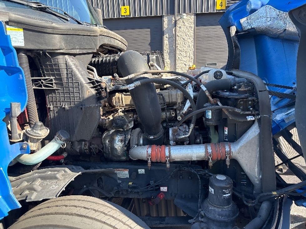 Day Cab Tractor-Heavy Duty Tractors-Freightliner-2023-T12664ST-Jessup-PA-437,672\n\t\tmiles-$ 65,250 - Image 15