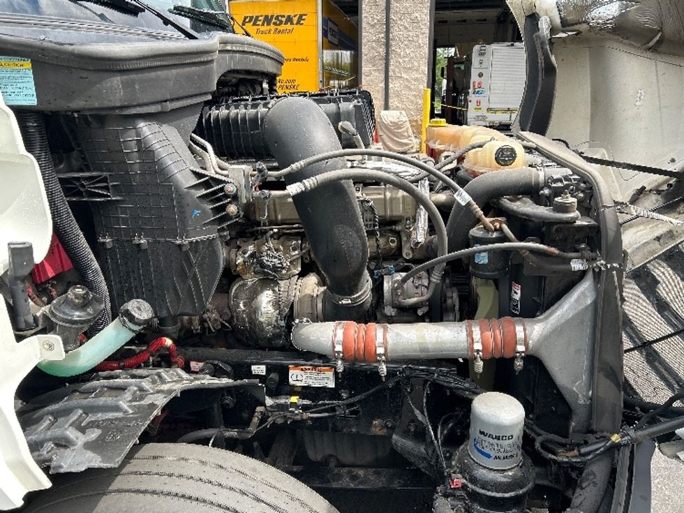 Day Cab Tractor-Heavy Duty Tractors-Freightliner-2023-T12664ST-Jessup-PA-757,923\n\t\tmiles-$ 36,250 - Image 15